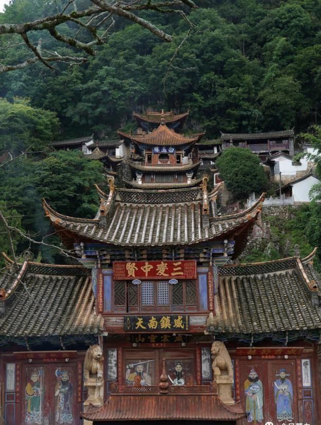  缘狮洞|这座“嵌”在悬崖峭壁上的寺庙，风景如画，令人沉醉