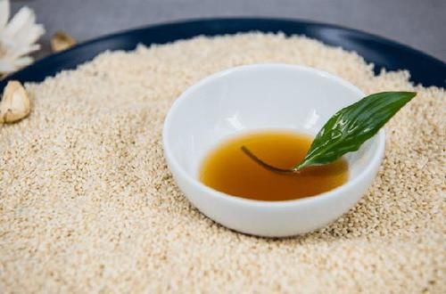  大饼|好吃的葱花大饼是咋做的？只因放了这种调味料，太好吃了