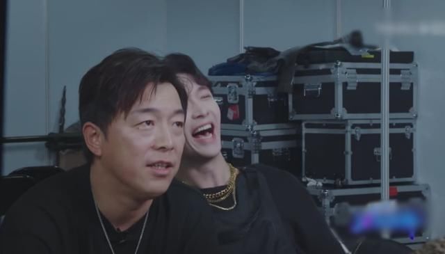  狐狸|张艺兴见黄渤秒变“小狐狸”，男人帮套路重演，携手整蛊钟汉良