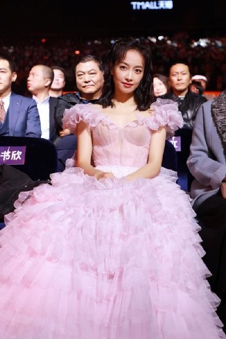  演员|金鹰奖观众喜爱演员出炉：王一博热度十足，赵丽颖实至名归，宋茜凭表情出圈