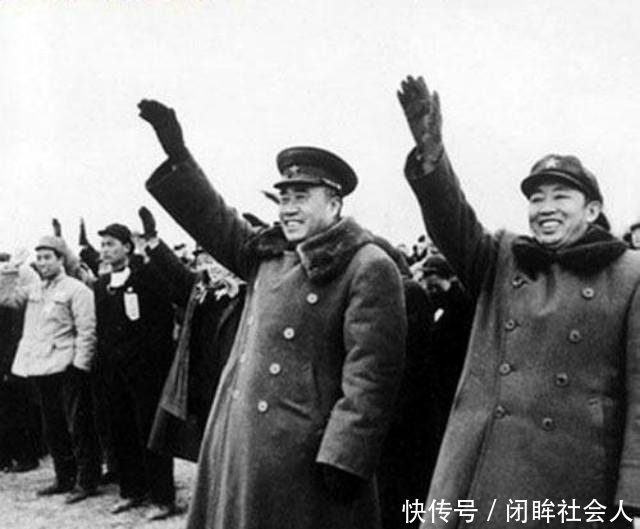 疯婆子|刘亚楼回家探亲,竟被疯婆子拦住,知其身份后上将大动肝火