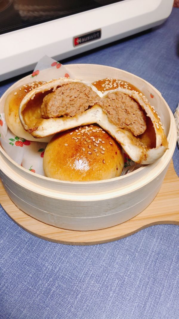 鲜嫩|鲜嫩多汁的烤肉包子