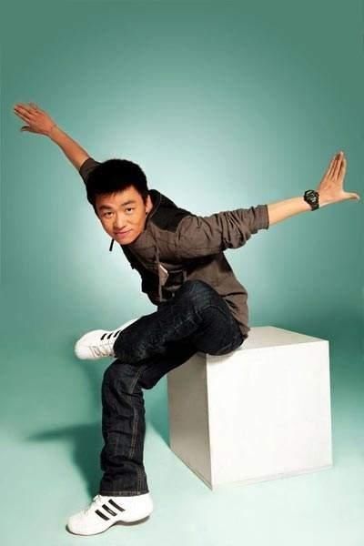  脸上|王宝强现身娘家少林寺，脸上带沧桑身形消瘦些，与冯清感情平稳