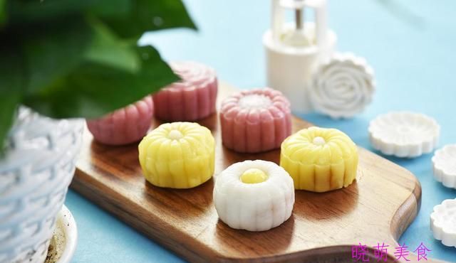  五仁|酥皮五仁月饼、绿豆冰皮月饼、紫薯月饼的家常做法
