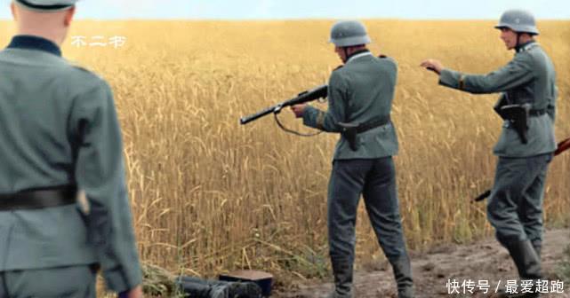 城破|二战上色老照片斯大林格勒战役中庆祝的苏军、柏林城破一片狼藉！