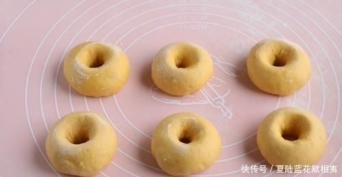  好吃|女儿不吃早餐，换个做法，出锅连吃3个，比馒头好吃，比油条健康