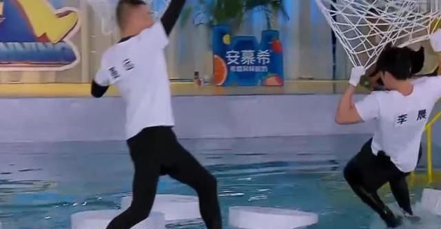 压板|原来最难的游戏不是指压板,也不是撕名牌,难到连李晨都主动放弃