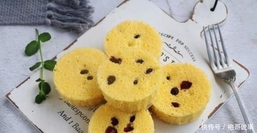  味道|极简版蒸糕，4个鸡蛋1把面粉，不用油上锅蒸，香甜软糯味道好