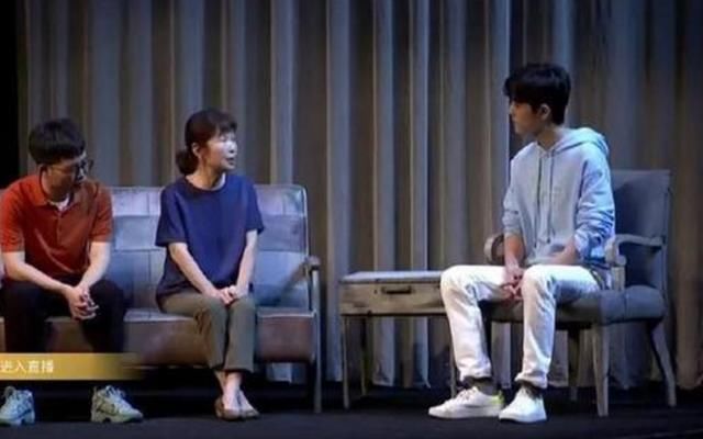 央视|肖战新剧被央视点名，访谈上热门官博，事业起飞在即？