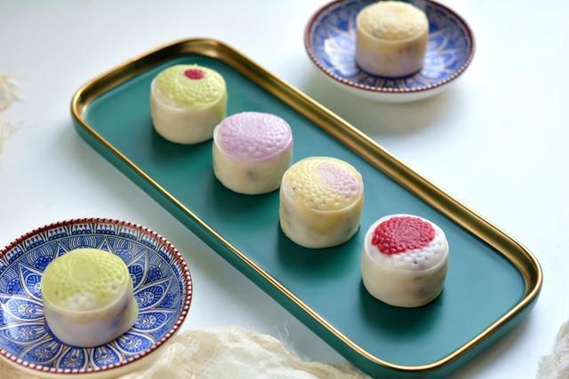 冷藏|不用烤箱的冰皮月饼,冷藏后比冰淇淋还好吃,包一包压一压就成形