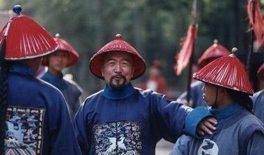  偏袒|宠臣被康熙偏袒了30年，但他对母亲的恶行，让康熙痛下杀手