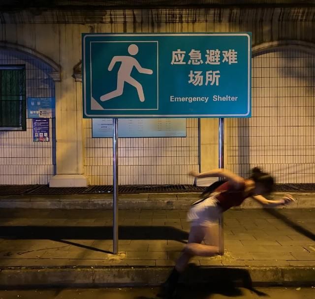 咖啡馆|散步去咖啡馆的人