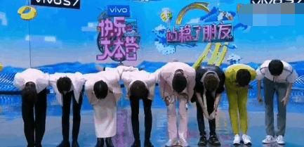  表现|周震南在《快乐大本营》的细节表现，他不红谁红？