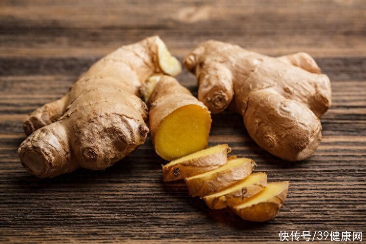 生姜去皮和不去皮功效有什么区别(“吃姜不去皮，吃错一生疾”？姜到底要不要去皮？教你如何正确吃)