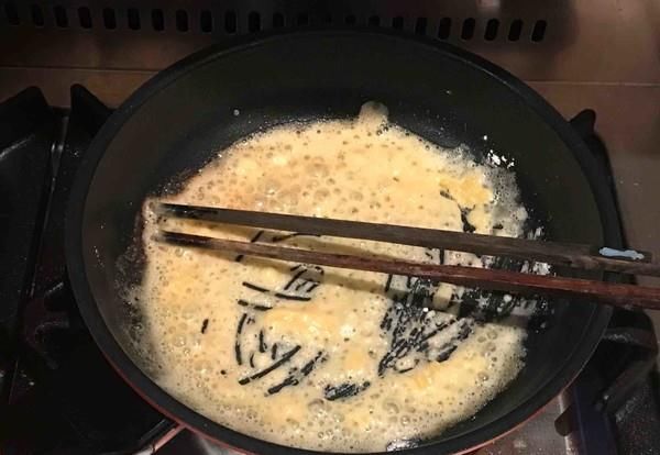  茄子|茄子不要再炒着吃，摇身一变成主食，孩子吃了一碗又一碗