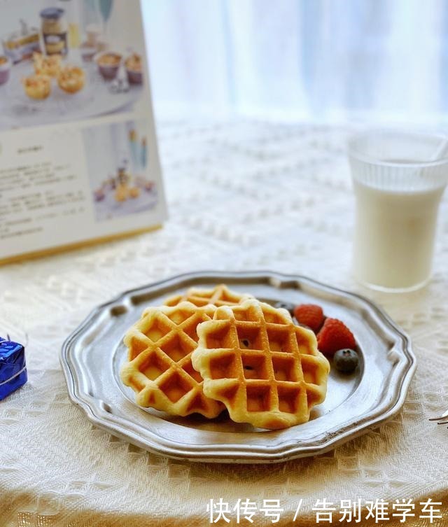 华夫饼|自制红豆华夫饼，无需泡打粉，个个松软香甜，比面包好吃还简单