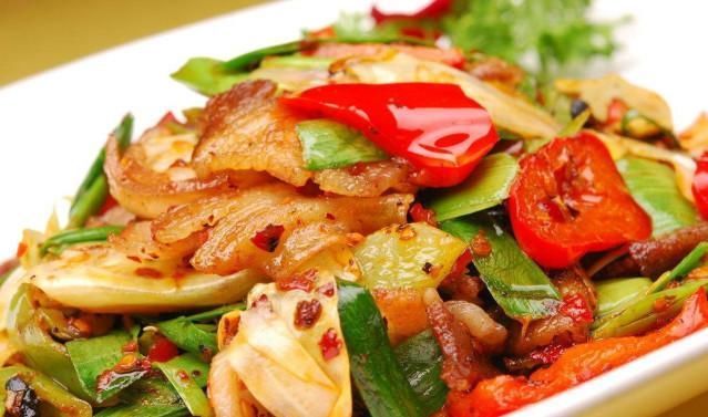 油腻|炒回锅肉时,很多人都会犯两个错误,导致炒出的回锅肉很油腻