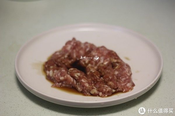 蒸一蒸|猪肉加它做肉丸，简单蒸一蒸，多吃还滋补强身