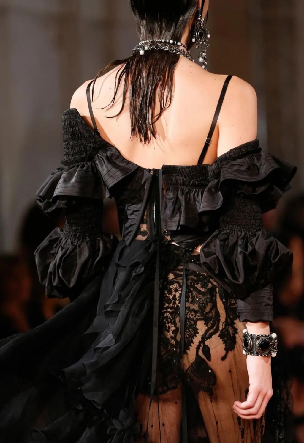 细节|时装背部细节表现丨绝对不能敷衍的背部设计