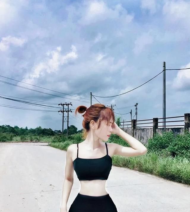  英国的罗米|缅甸女孩打破世界纪录，成为全球腰最细的人！自曝细腰纯天然