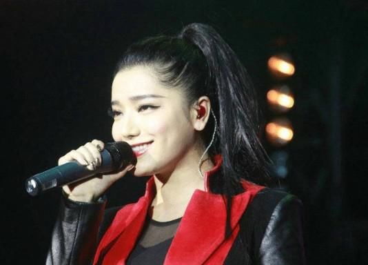  导师|尴尬！明明同是超女出身，亚军、季军已是导师，而冠军却仍然是选手