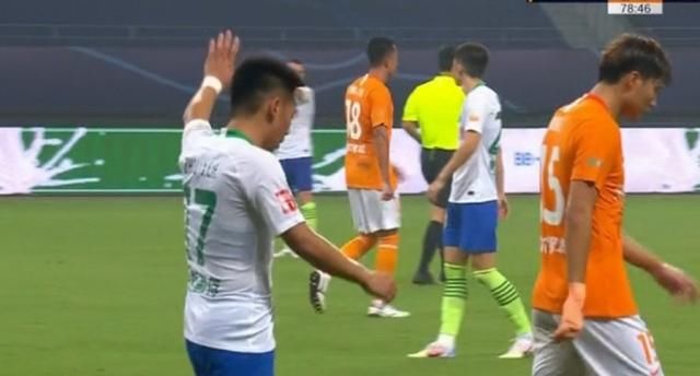  U23|中超U23出现低级失误！一脚停球5米开外 浪费外援绝佳妙传