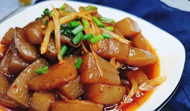  美食|夏日应季美食仔姜烧魔芋，暖身开胃促食欲，膳食纤维通肠道