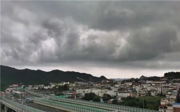 预警|全省强降雨仍在发威 贵阳发布雷电黄色预警