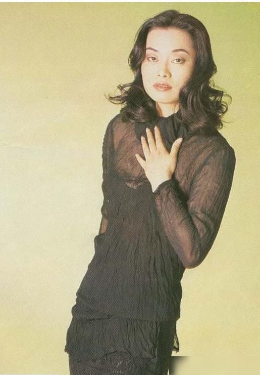  老照片|毛阿敏22岁到57岁的罕见老照片：29张照片，看尽她曲折离奇的一生