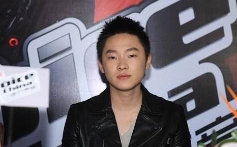 隐藏|他是好声音首位冠军，比赛后就变“失踪人口”，为何隐藏5年再回归?