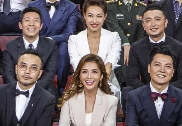  厉害|107位主持人大合影，董卿压阵C位，汪涵厉害了