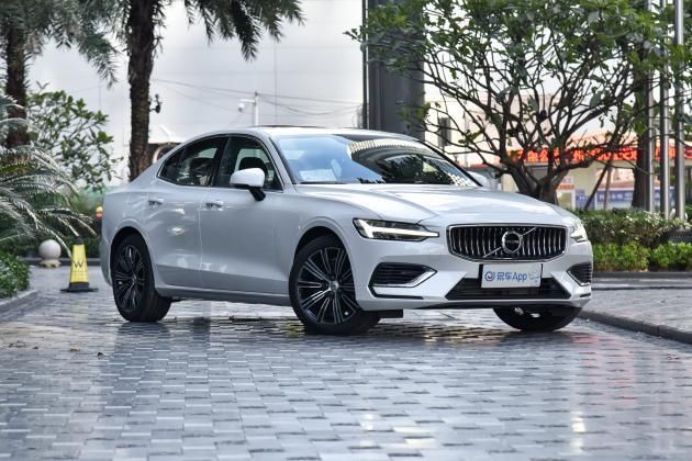 瑟瑟|质感方面一般车比不了！让宝马3系瑟瑟发抖！ 实拍沃尔沃S60