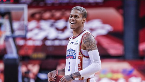  分命中率|血汗钱！CBA科比4连打满全场，每得一分才赚1.3万，阿联竟是他2倍