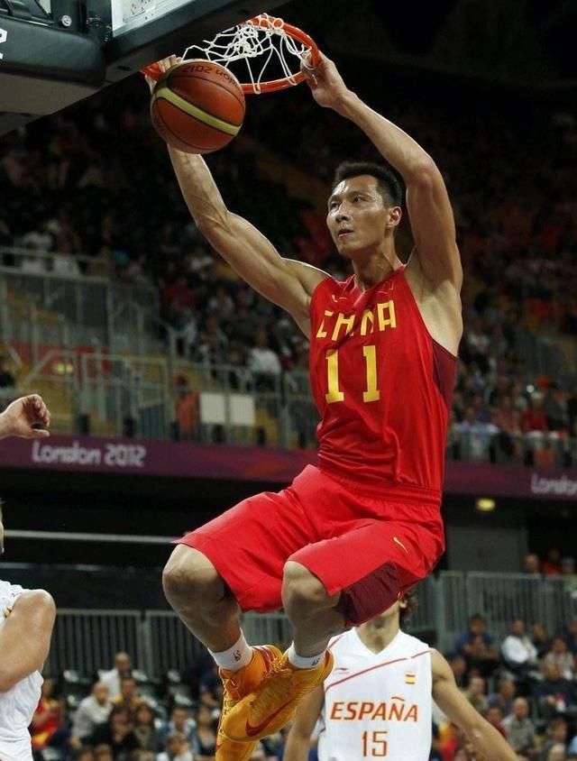 投票|周琦憾失CBA常规赛MVP，网媒用脚投票：永远不会投波兰队的周琦