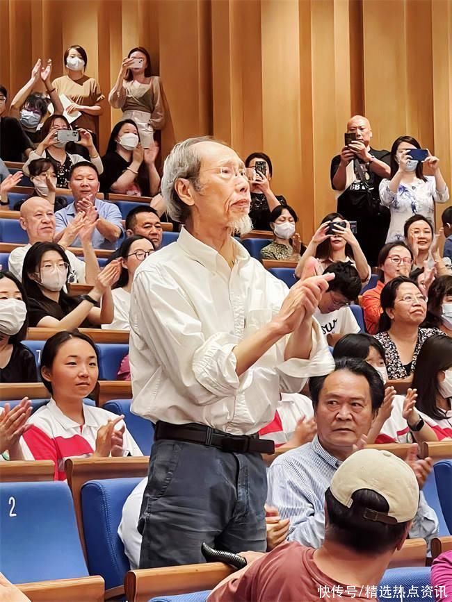 献上一场“有温度的乐音” 73岁川籍作曲家杨新民举办专场音乐会