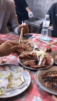  真快|搞笑GIF：猫星人瞬间变美瞳，变得真快啊