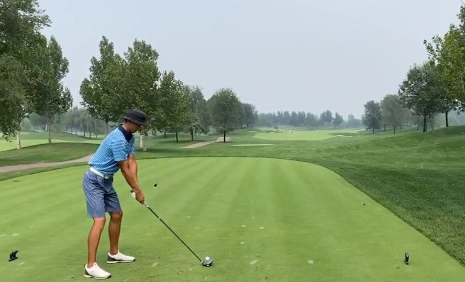 高尔夫球|宁泽涛最新照！又黑成碳了，会转行？知情人：天赋超群被游泳耽误