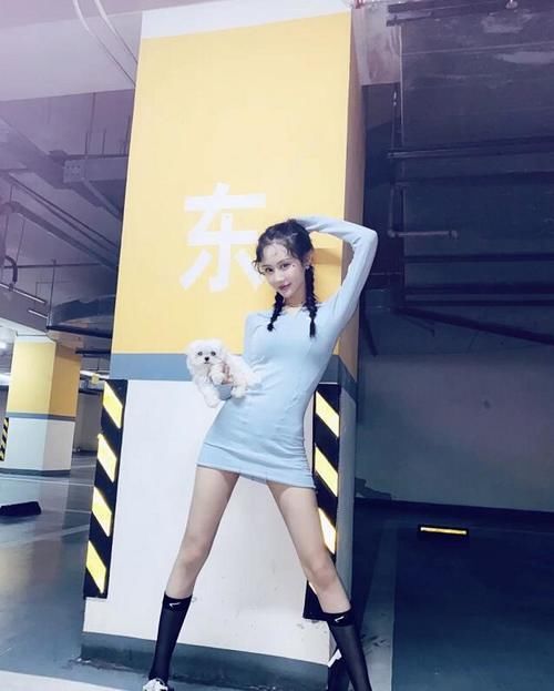  颜值|李小璐妹妹颜值太高惊艳网友，高清照曝光身材火辣，为北影学生