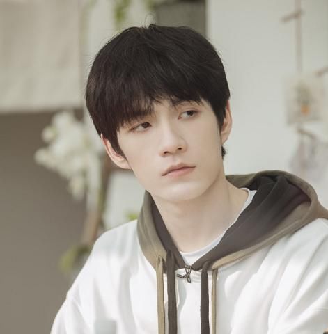  黄明昊|快乐大本营新人人气榜，黄明昊第3，金子涵第4，第1名令人意外