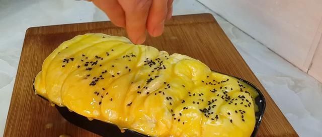 豆包|半斤红豆,1斤面粉,不用烤箱,教你做创意红豆包,比发糕还好吃