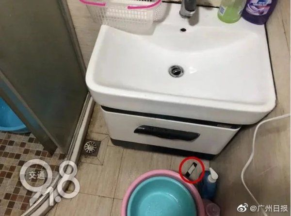 老婆|无耻！男子刚结婚两个月，溜进老婆闺蜜的浴室安装摄像头