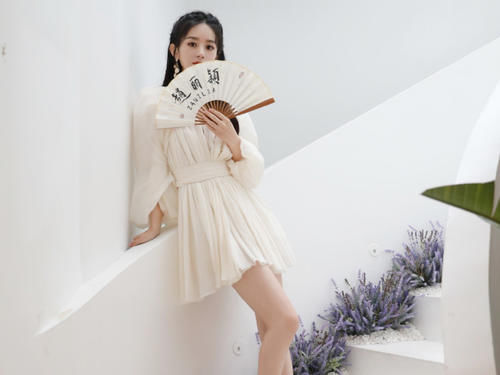  老干妈|《中餐厅》首播，赵丽颖频出金句，网友：期待“老干妈”赵老板