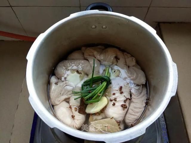 下酒|香而不腻的肥肠煲！零厨艺家常菜！下酒又下饭，好吃到爆