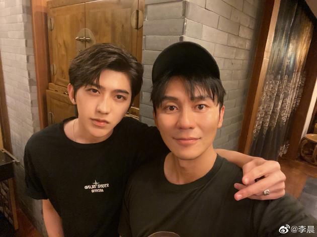 李晨|谢娜李晨朱正廷为蔡徐坤庆生