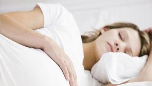  孕妈|孕期一定要左侧睡？睡不对宝宝会“抗议”，孕妈要重视