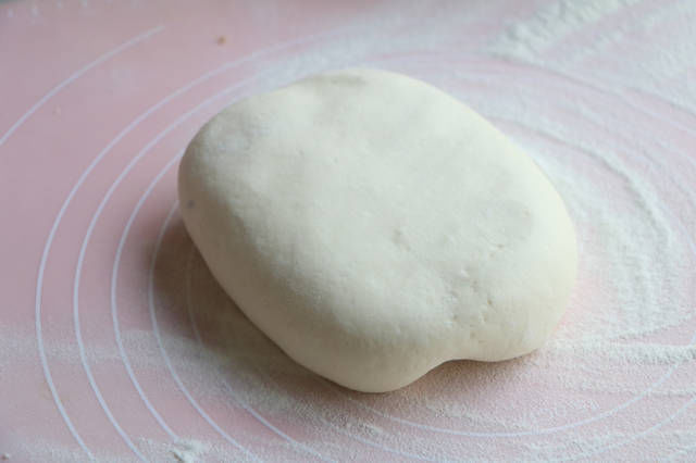 面食|夏天就馋这面食,一周要吃2回,外脆里软层次多,早餐上桌就光盘