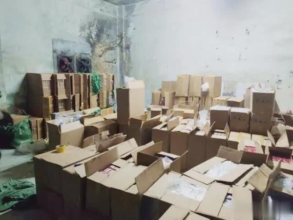 涉案|大岭山公安查获大批假冒名牌香烟，涉案金额高达七百多万元！