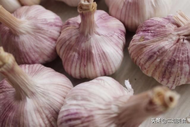 朋友|同样是大蒜,新蒜与老蒜有啥区别?菜农:其实差别大,别再乱买了