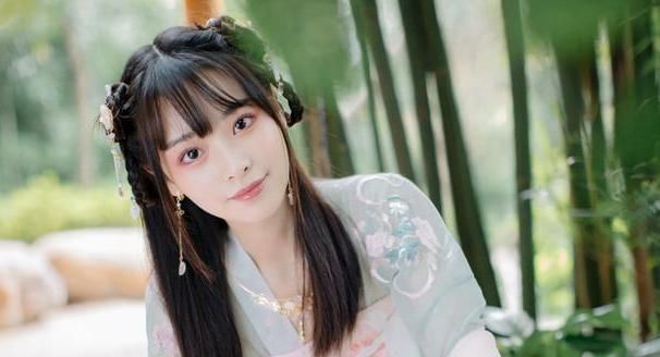  蝶舞|10天后，桃花绽放，蜂恋蝶舞，爱现曙光，求得原谅，再度比翼双飞