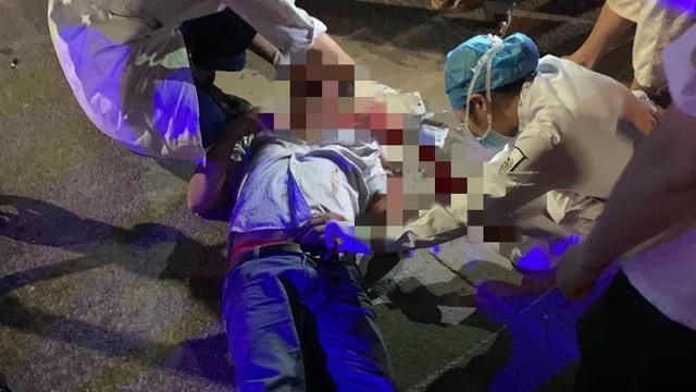 夫妇|珠海夫妇深夜去买药被撞飞,两人重伤丈夫身负6项严重违法!